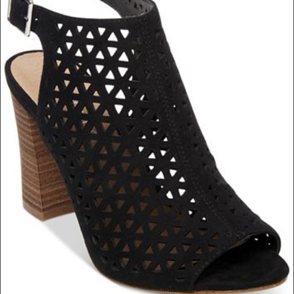 7.5 Madden girl Beverly black heels nwt